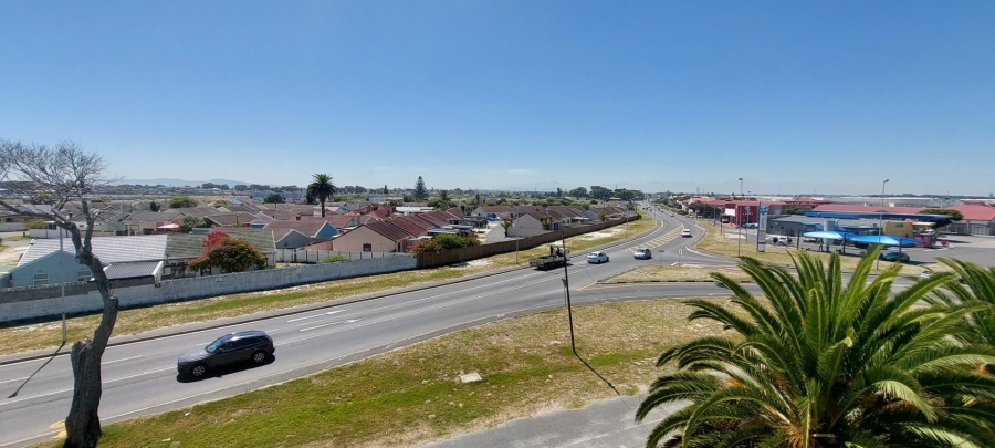 2 Bedroom Property for Sale in Grassy Park Western Cape